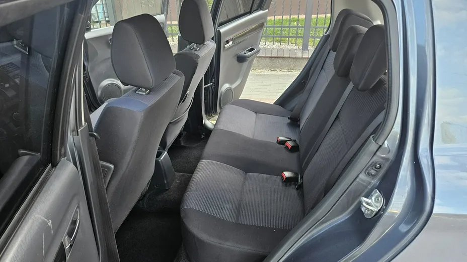 SUZUKI Swift -