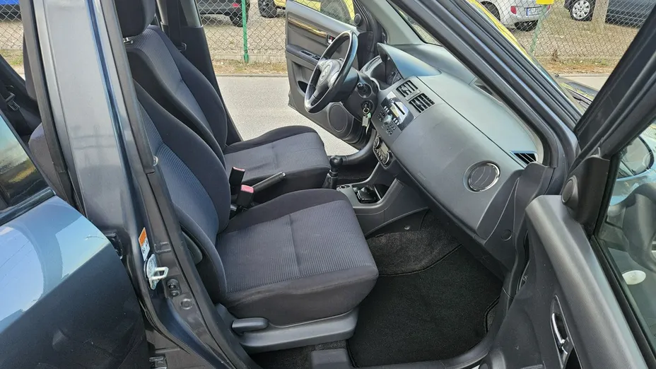 SUZUKI Swift -
