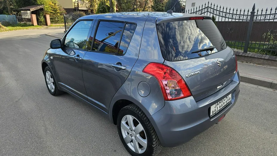 SUZUKI Swift -
