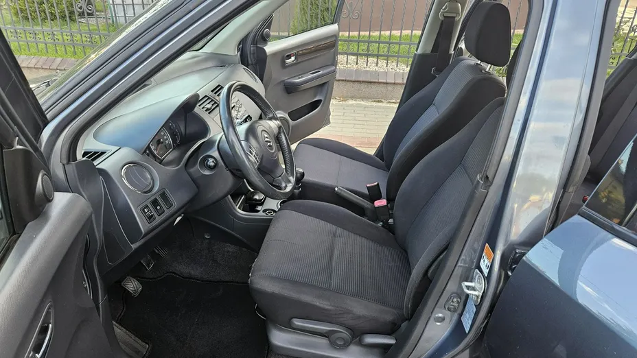 SUZUKI Swift -