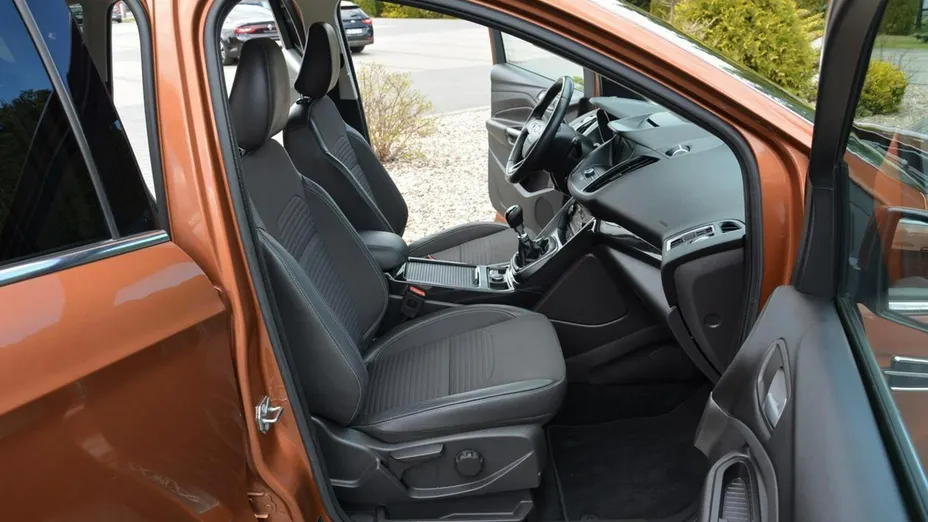 FORD Kuga -
