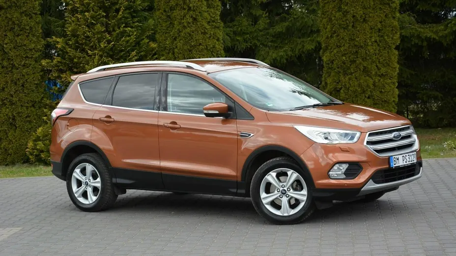 FORD Kuga -