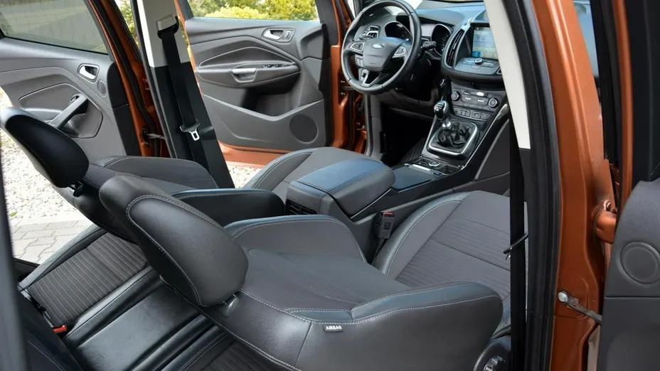 FORD Kuga -