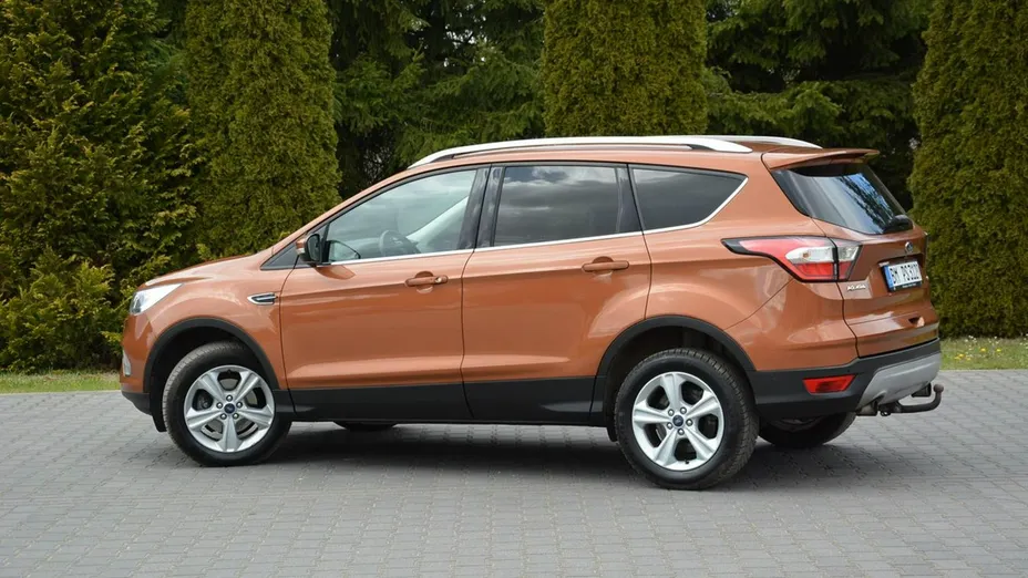 FORD Kuga -