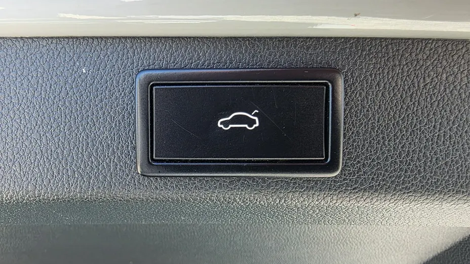 SKODA Superb -