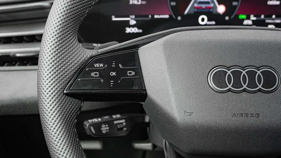 AUDI A6 -