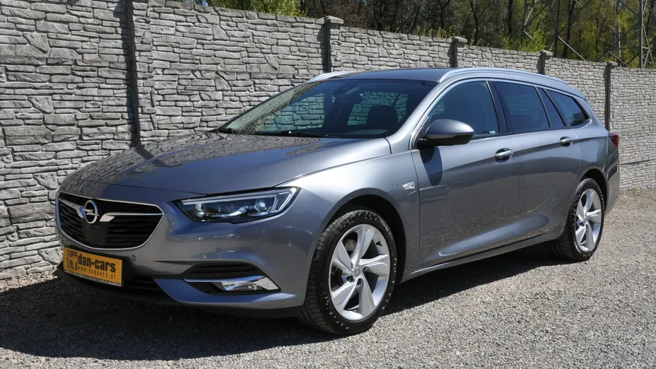 OPEL Insignia -