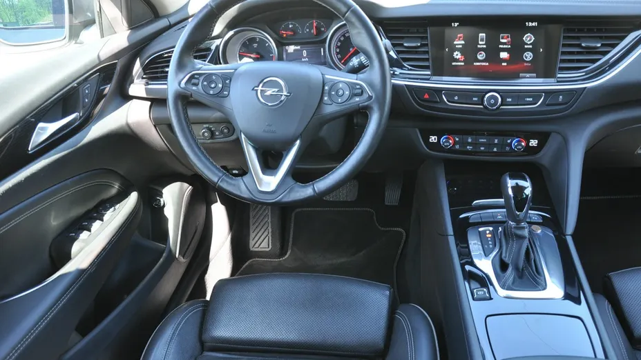 OPEL Insignia -
