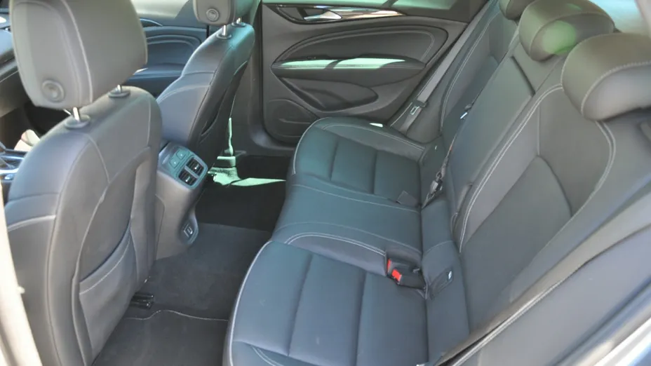 OPEL Insignia -