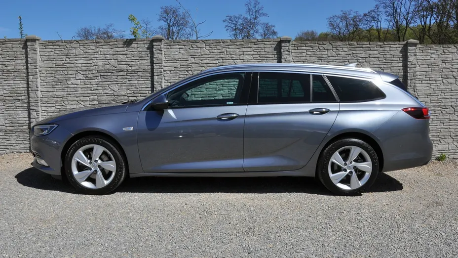 OPEL Insignia -