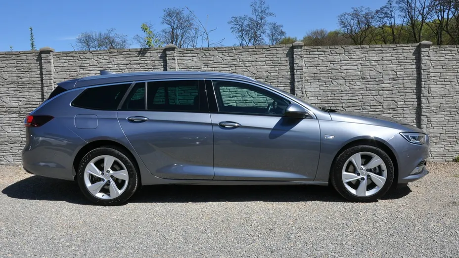OPEL Insignia -