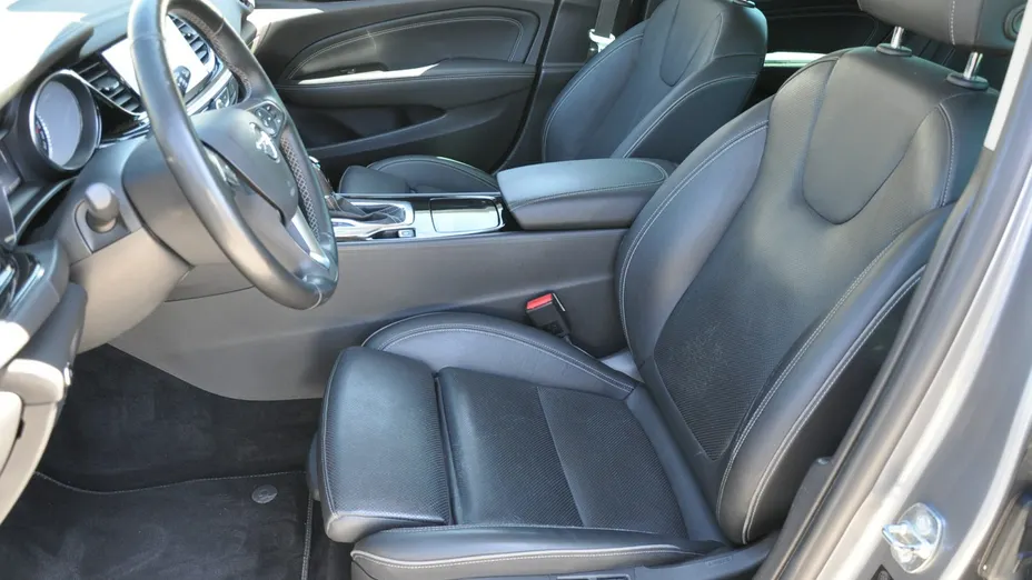 OPEL Insignia -