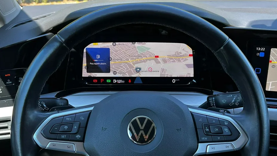 VOLKSWAGEN Golf -