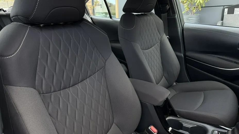 TOYOTA Corolla -