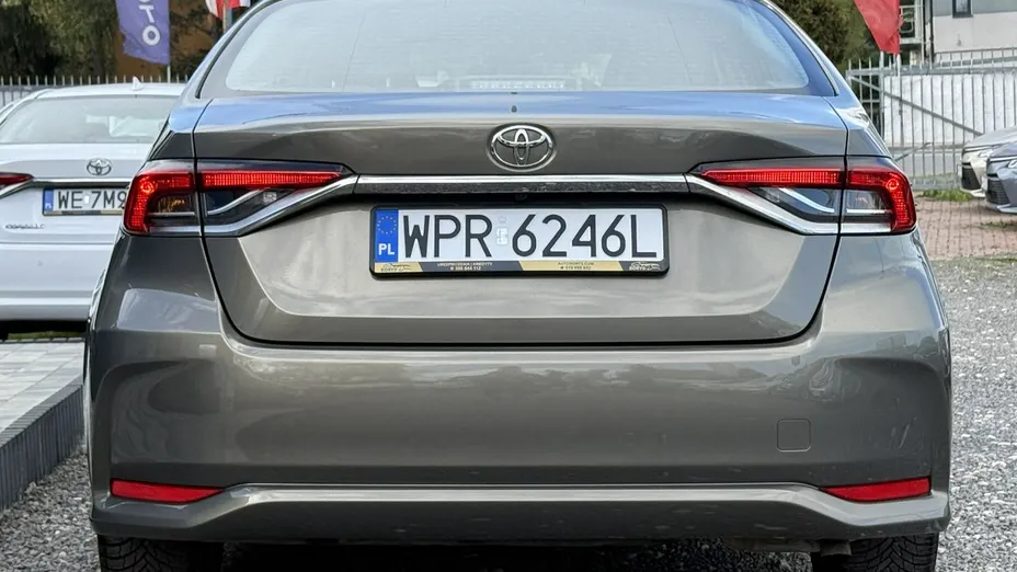 TOYOTA Corolla -