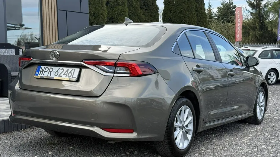 TOYOTA Corolla -