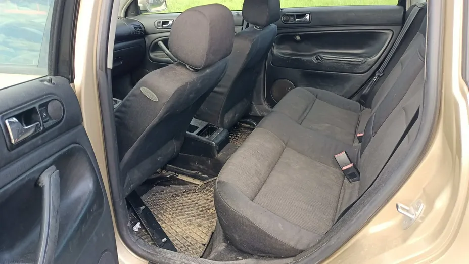 VOLKSWAGEN Passat -