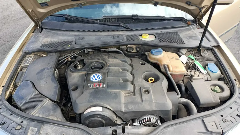VOLKSWAGEN Passat -