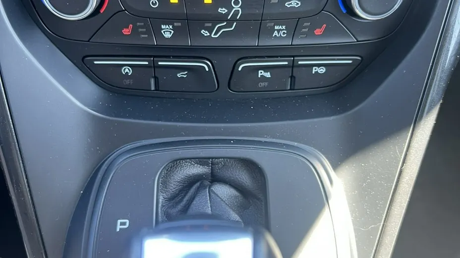 FORD Kuga -
