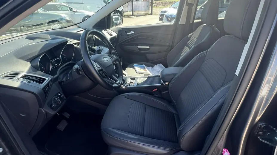 FORD Kuga -