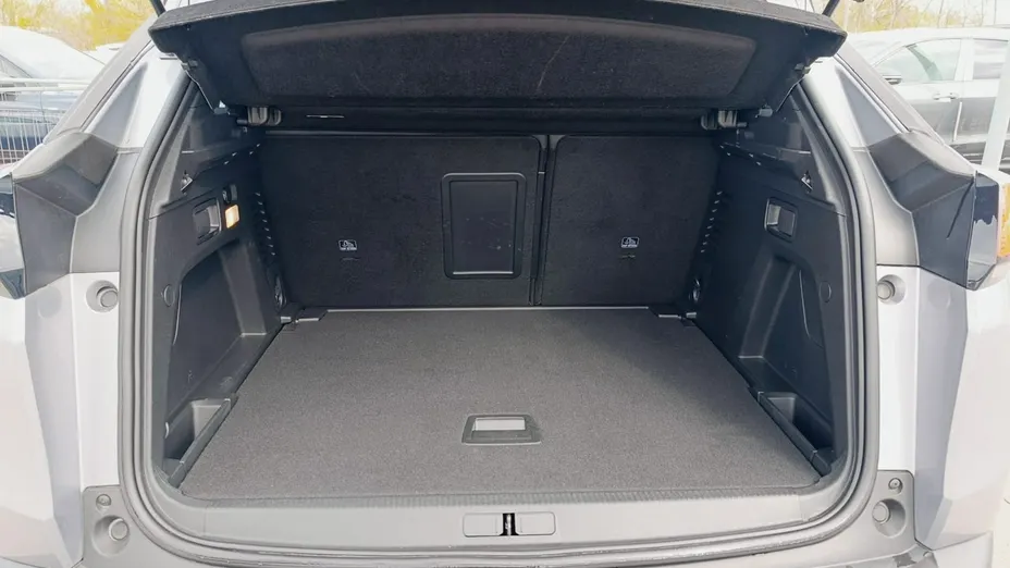 PEUGEOT 3008 -