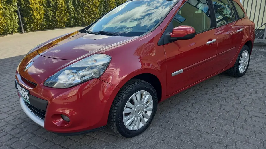 RENAULT Clio -