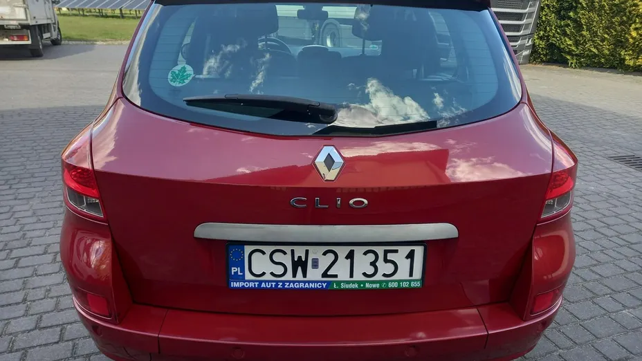 RENAULT Clio -