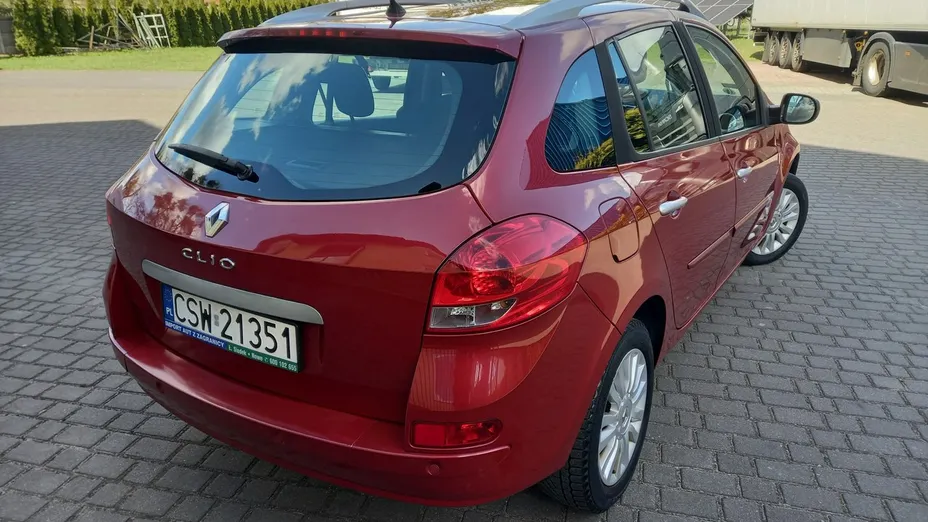 RENAULT Clio -