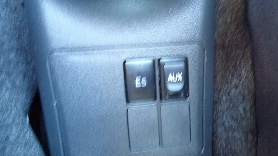 TOYOTA Yaris -