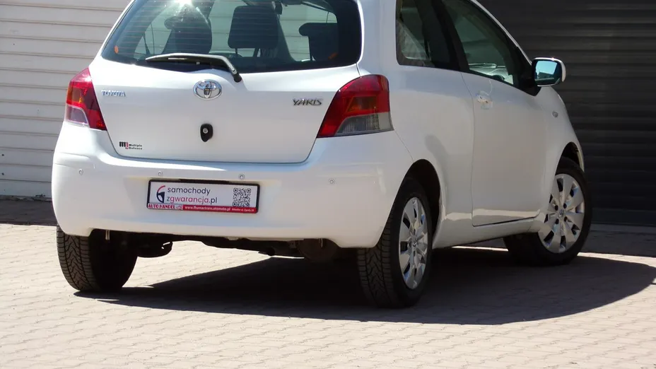 TOYOTA Yaris -