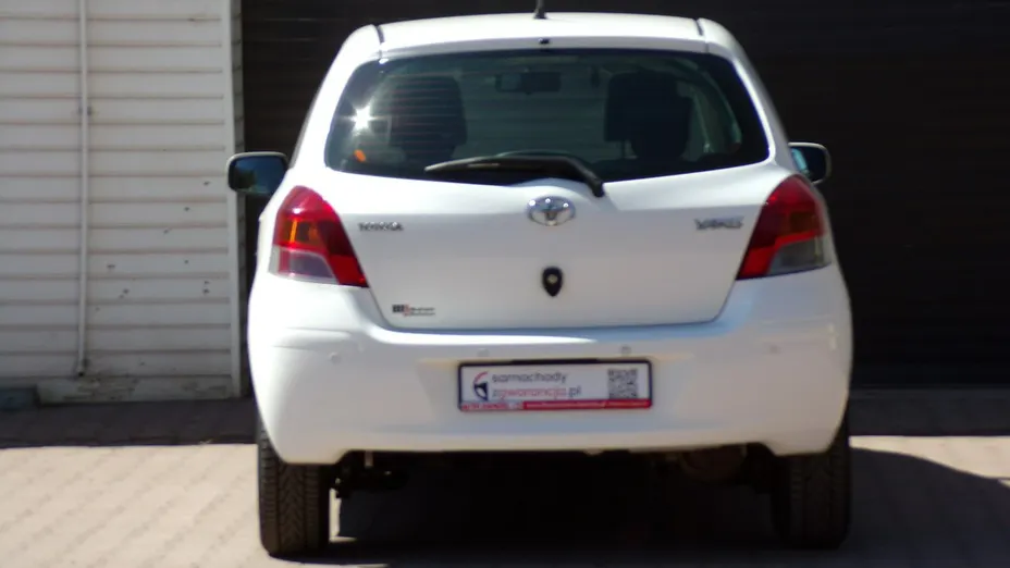 TOYOTA Yaris -