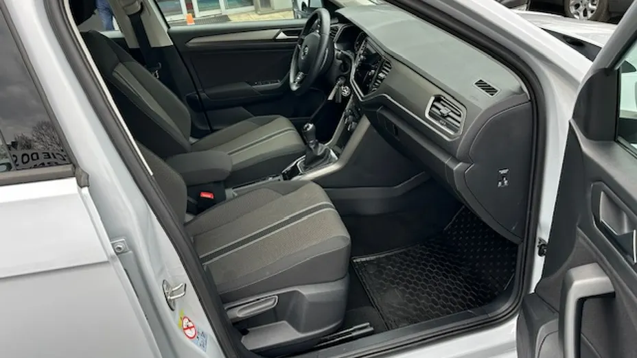 VOLKSWAGEN T-ROC -