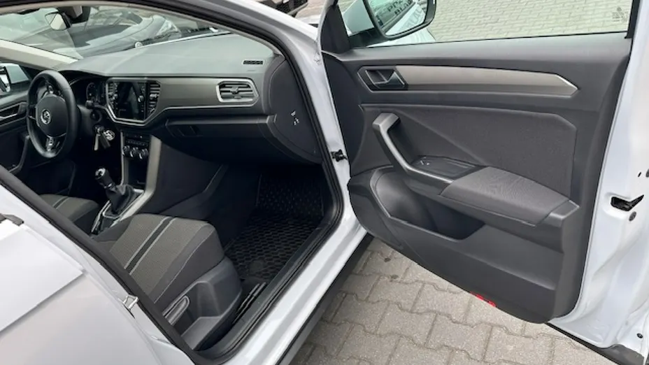 VOLKSWAGEN T-ROC -