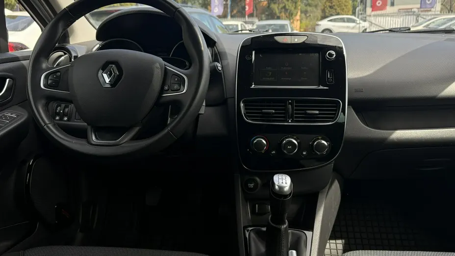 RENAULT Clio -