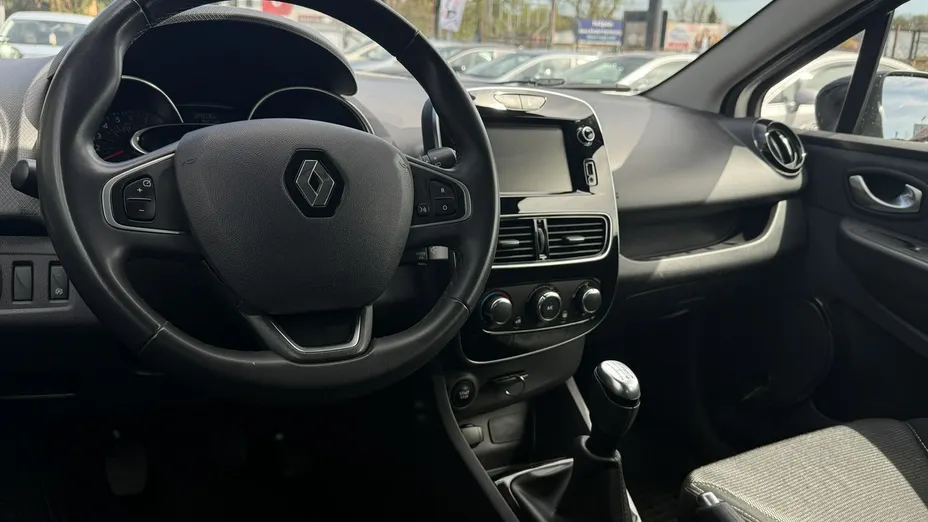 RENAULT Clio -