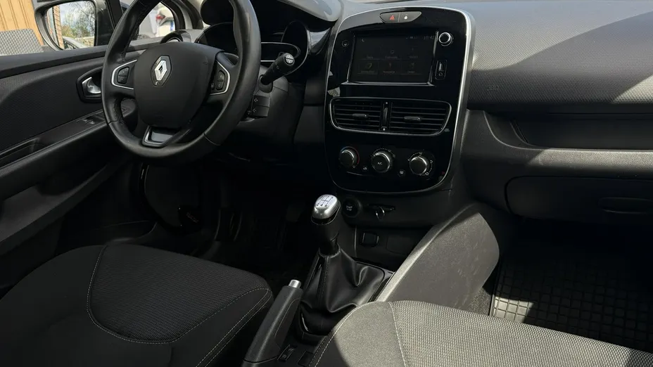 RENAULT Clio -