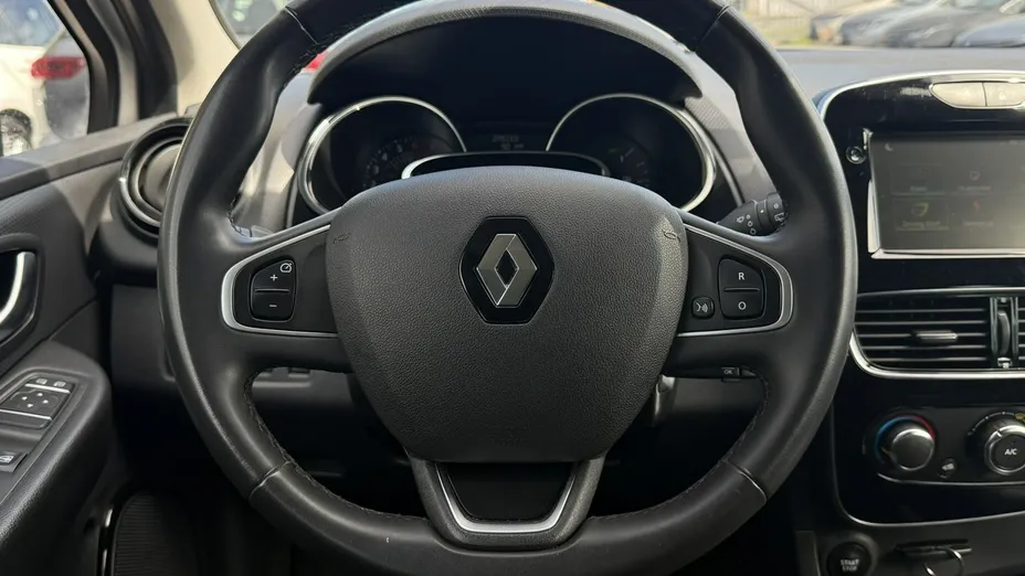 RENAULT Clio -