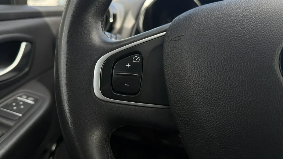RENAULT Clio -