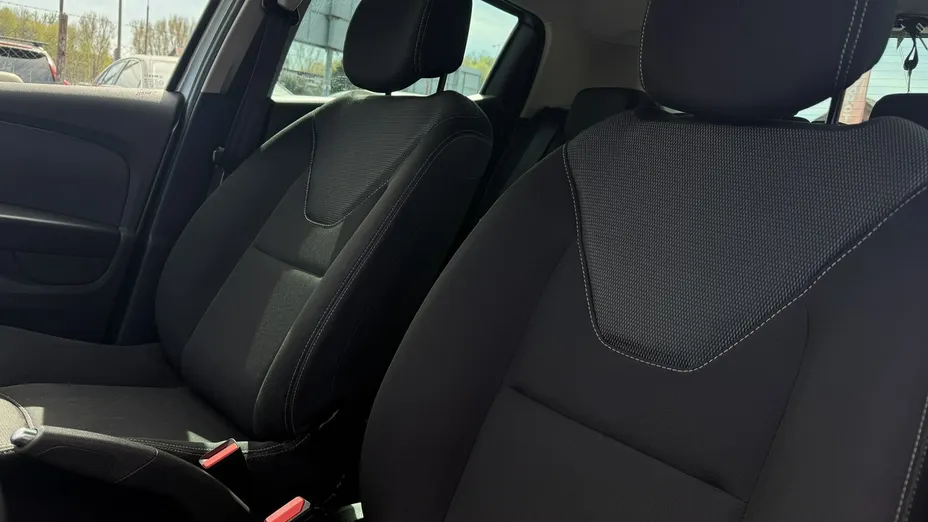 RENAULT Clio -