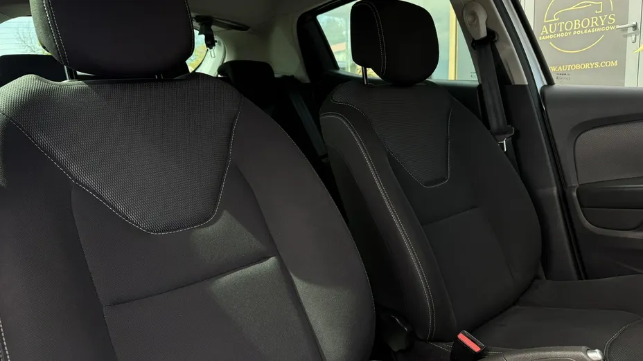 RENAULT Clio -
