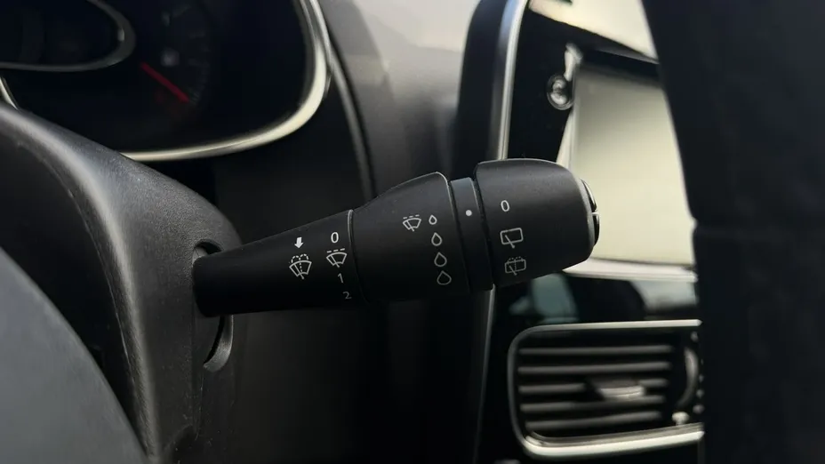 RENAULT Clio -