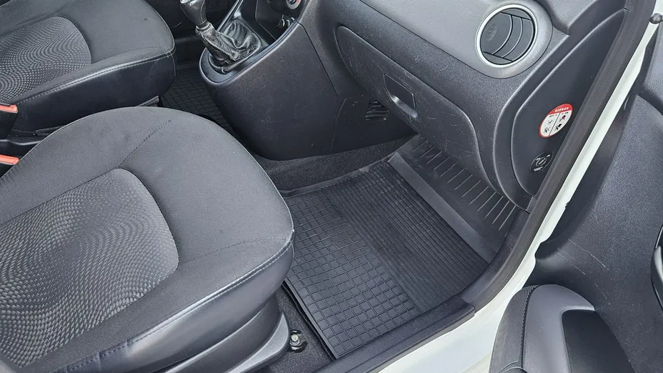 HYUNDAI i10 -