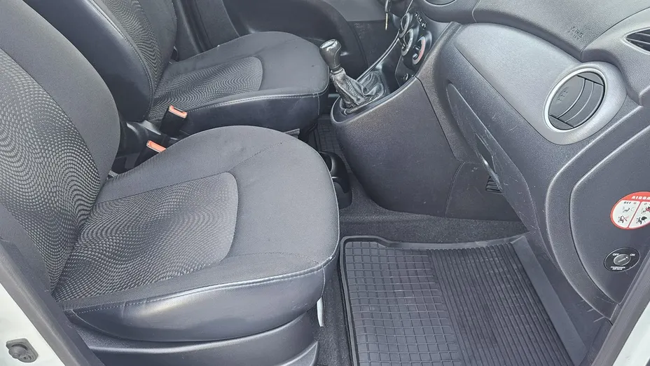 HYUNDAI i10 -