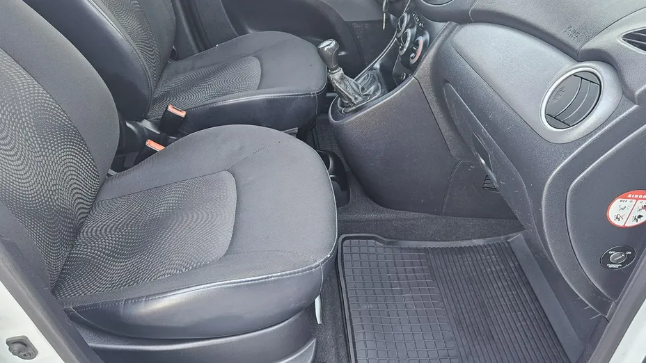 HYUNDAI i10 -