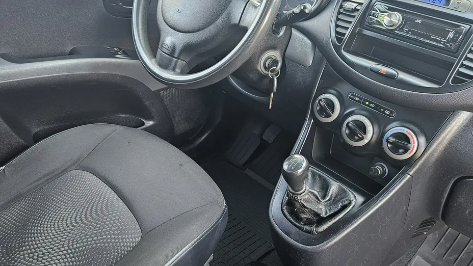 HYUNDAI i10 -