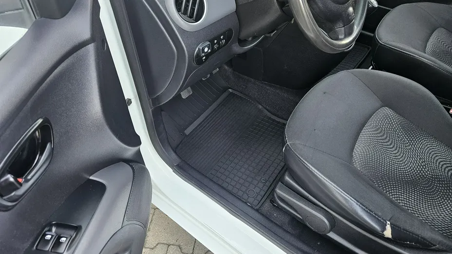 HYUNDAI i10 -