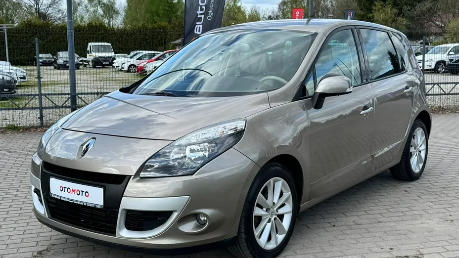 RENAULT Scenic -