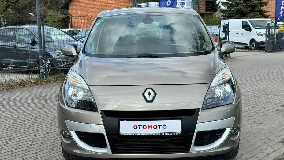 RENAULT Scenic -