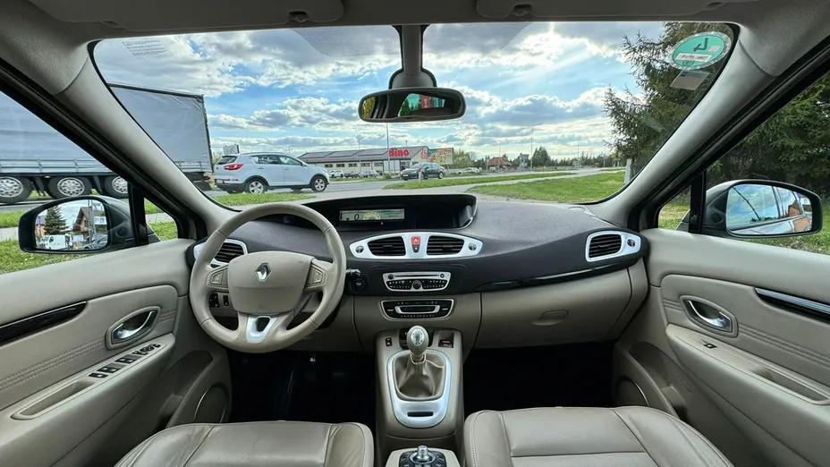 RENAULT Scenic -