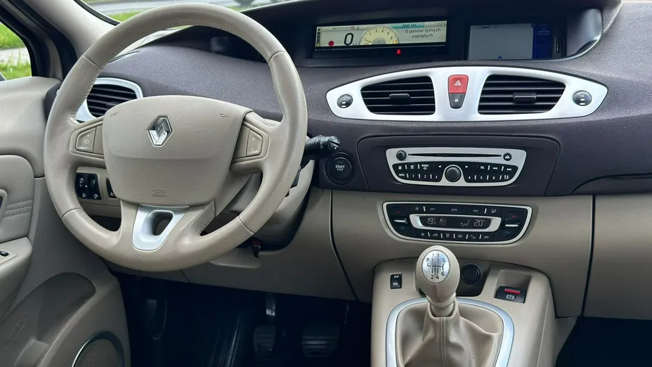 RENAULT Scenic -